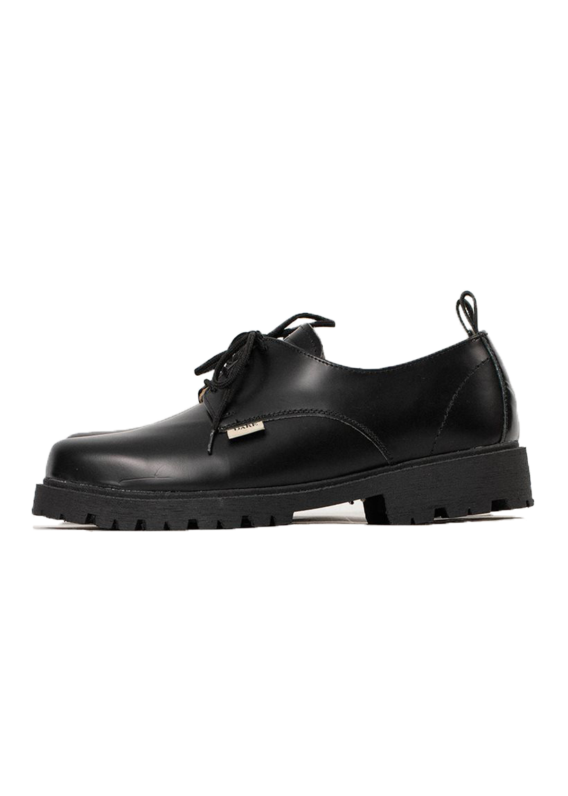 Dangerous Minds 122 black shoes