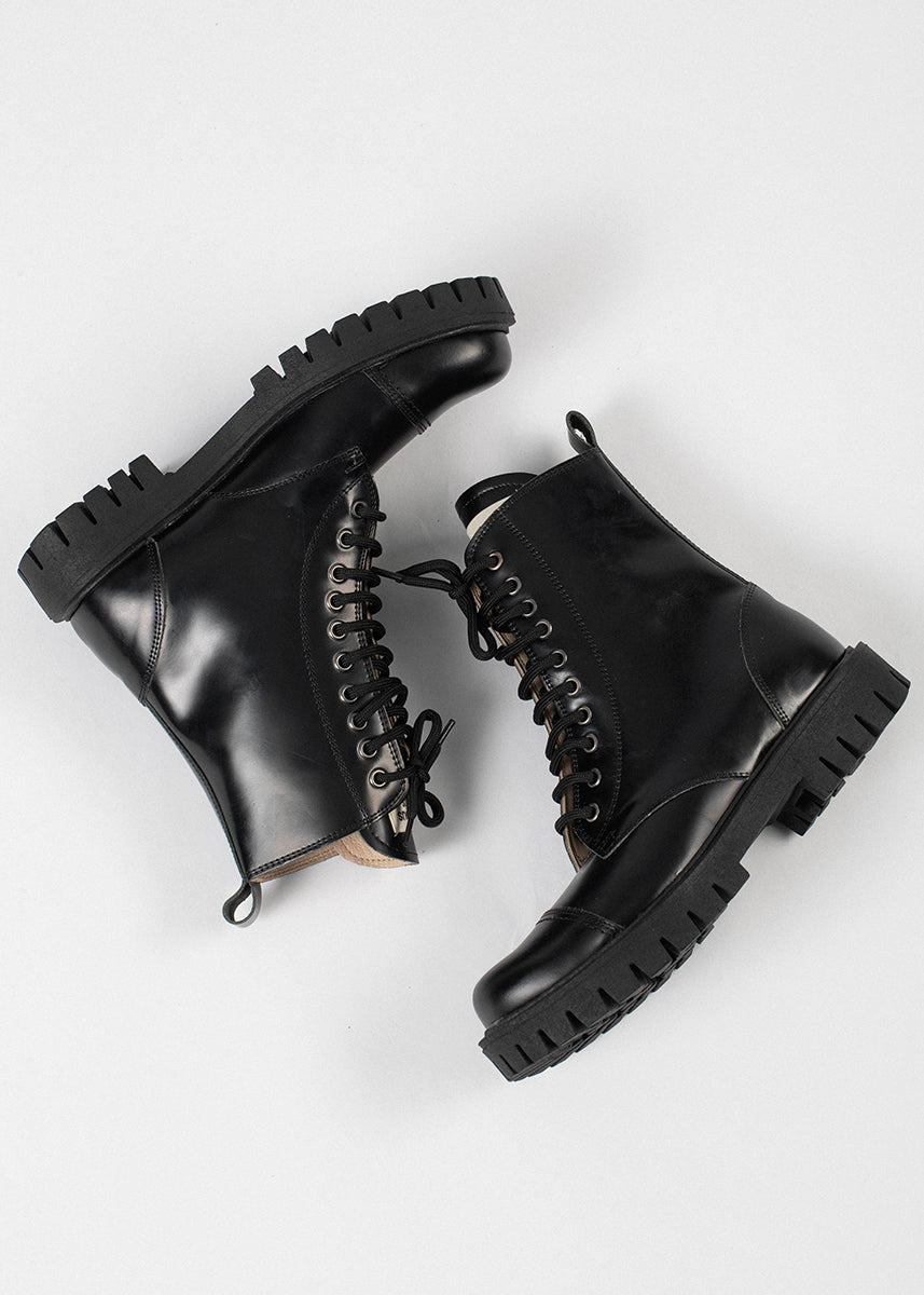 Dangerous Minds 895 black leather high boots