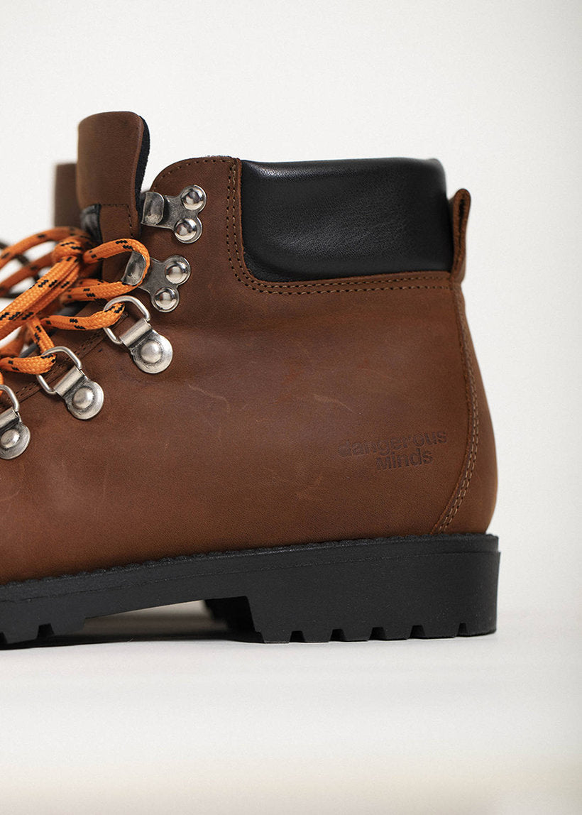 Dangerous Minds 823 tabac mountain boots