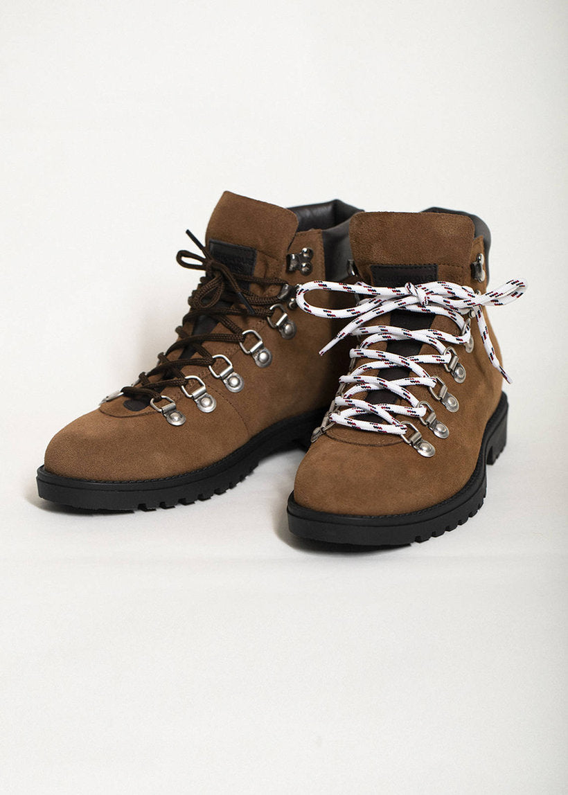 Dangerous Minds 825 brown suede mountain boots