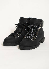Dangerous Minds 822 black mountain boots