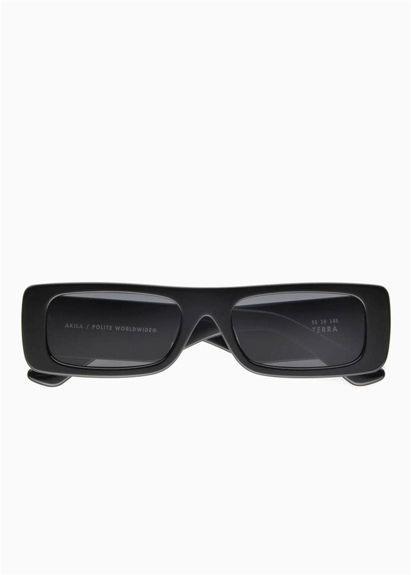 Akila 2031 01 01P Terra x Polite black