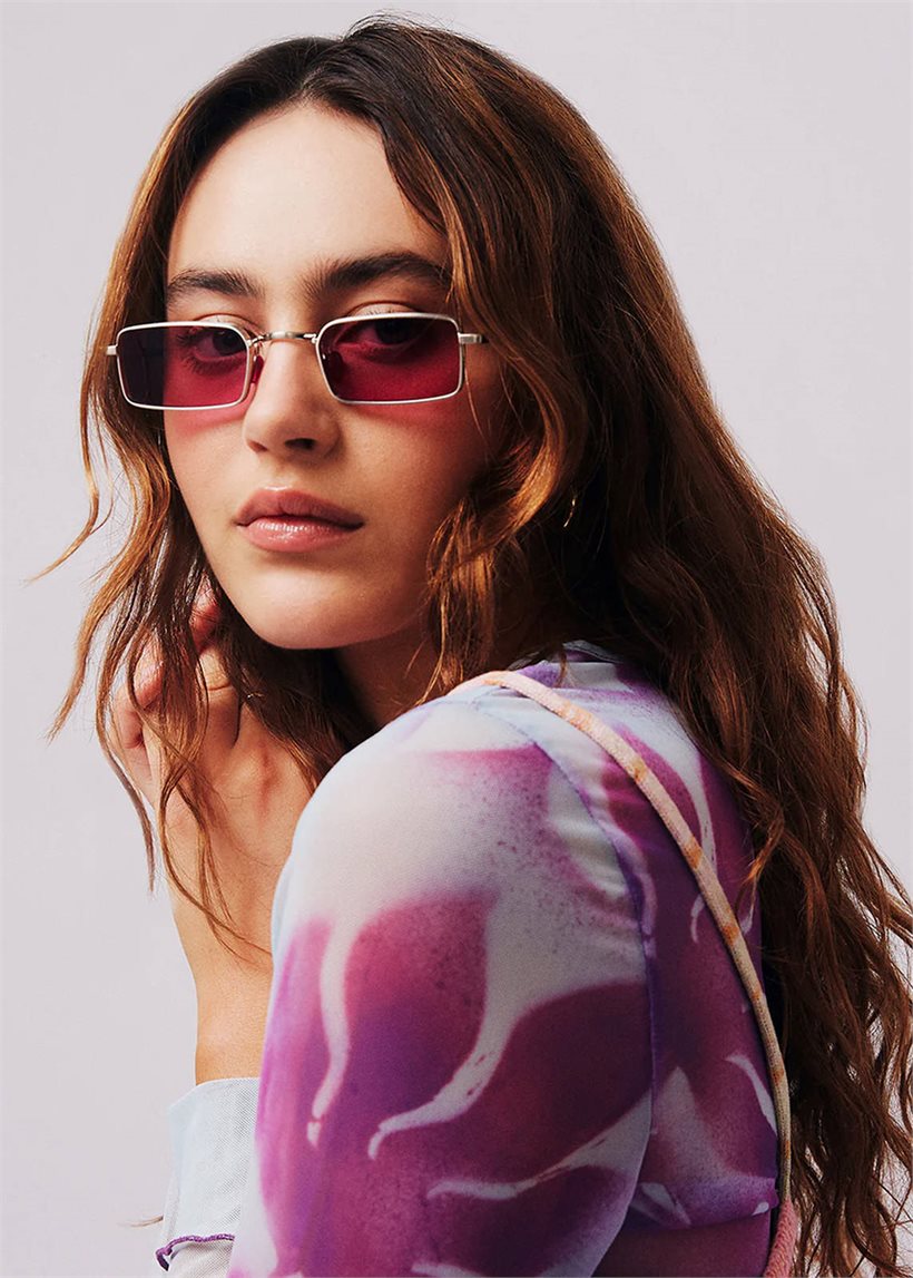 Akila x The Beatles 2302 09 58 B Side silver/magenta