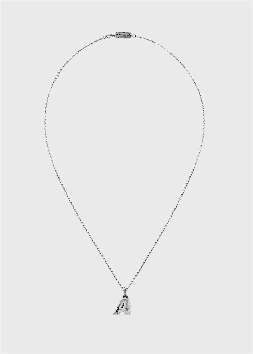 Twojeys A silver necklace