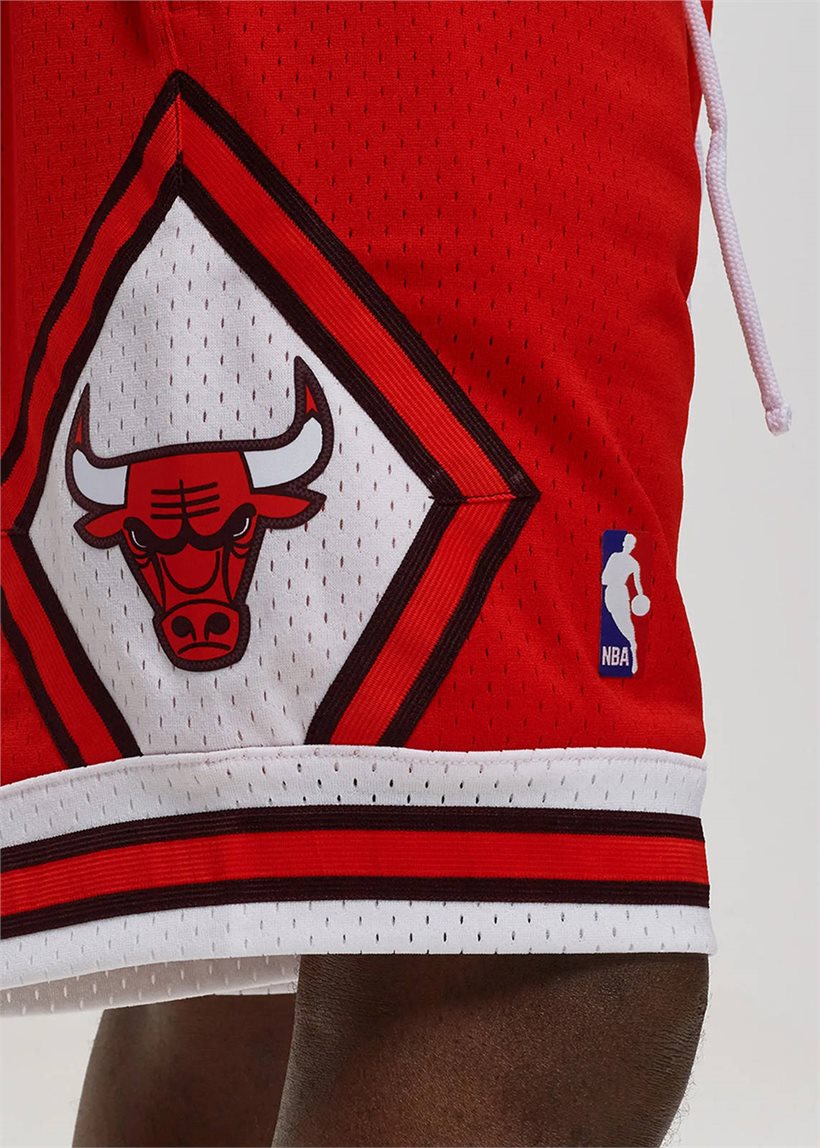 Mitchell &amp; Ness NBA Swingman Road Bulls red shorts