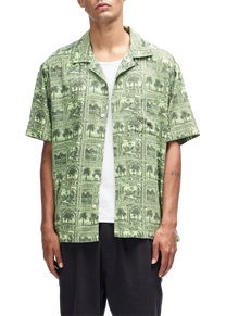 Deus Ex Machina Mail Man green shirt