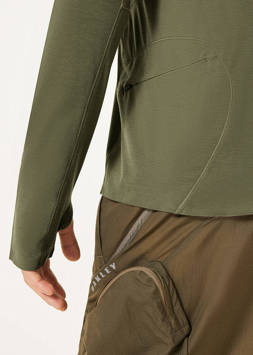 Oakley Latitude Flight Shell boulder green tee