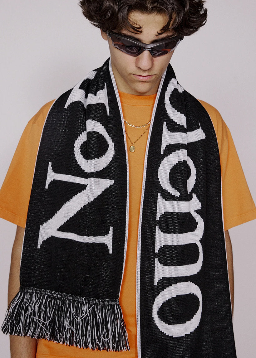 No Problemo black scarf